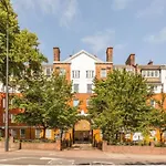 Light, Spacious Flat On Brixton Hill