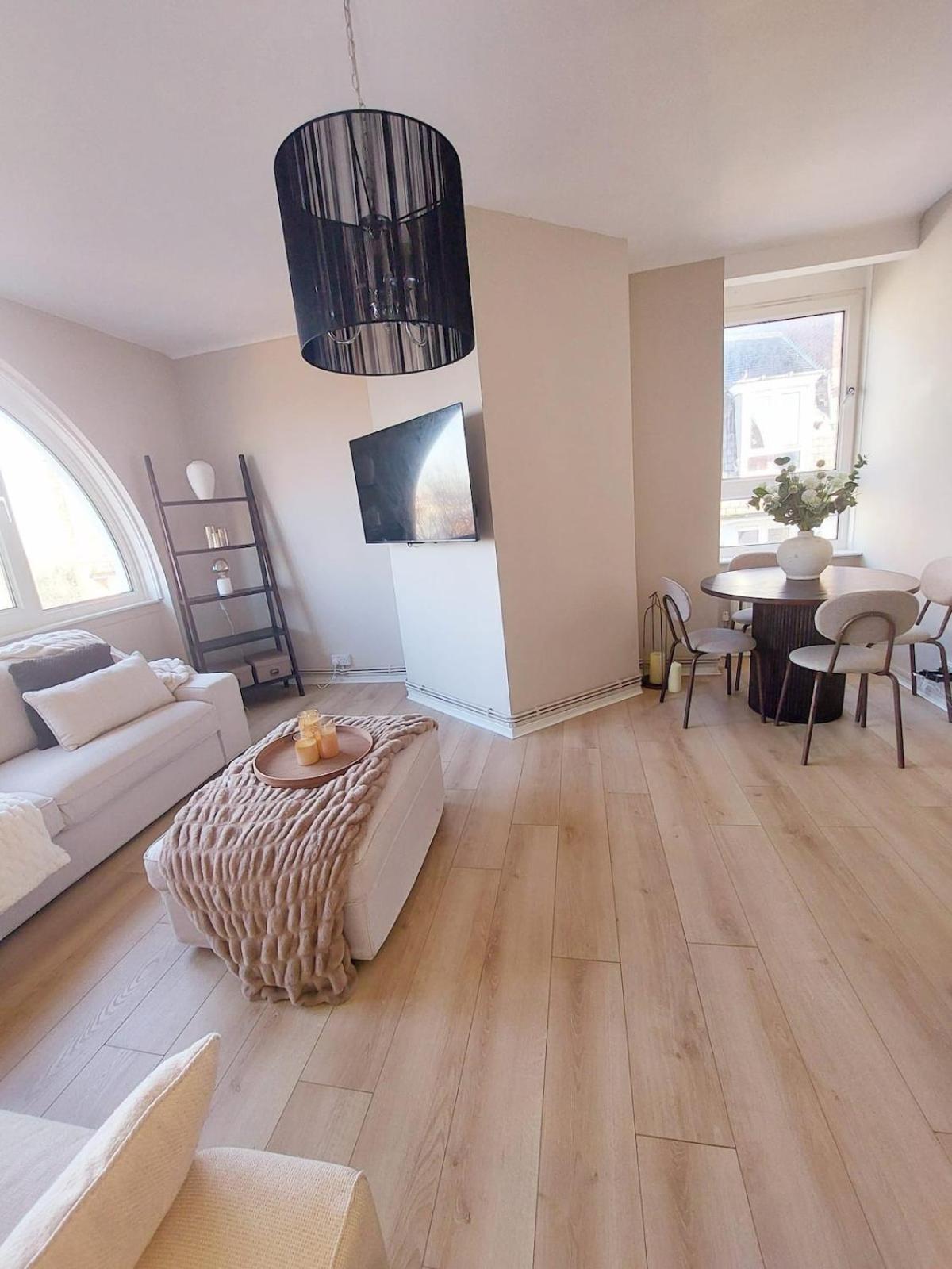 Light, Spacious Flat On Brixton Hill * Londra
