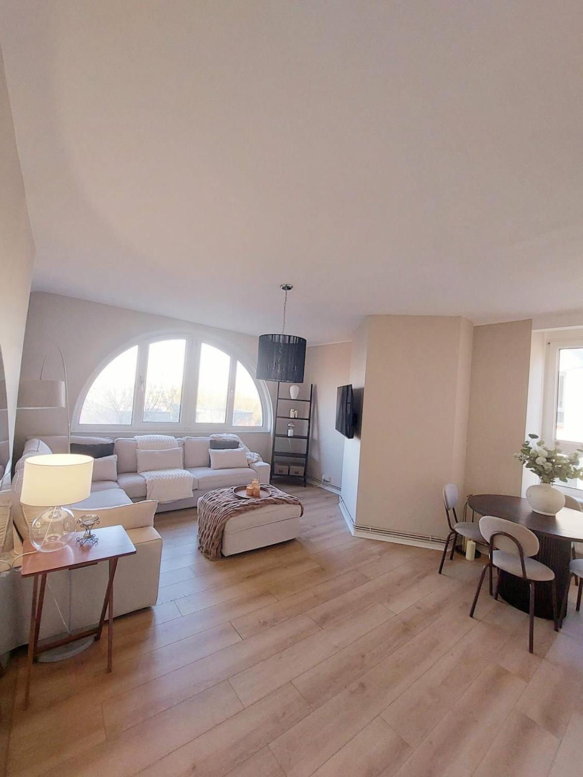 Light, Spacious Flat On Brixton Hill Londra